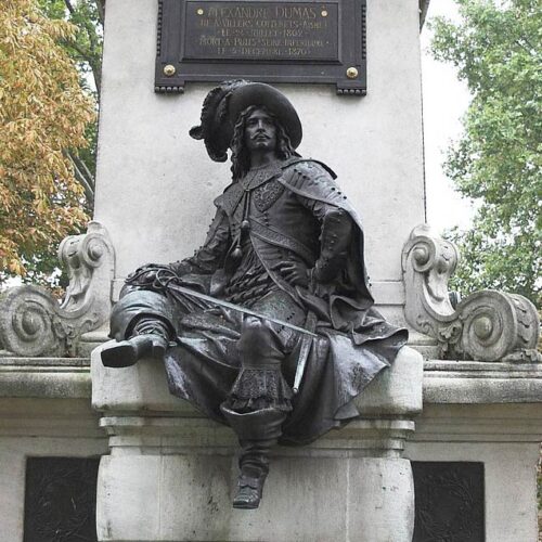 Statue of d'Artagnan in Paris